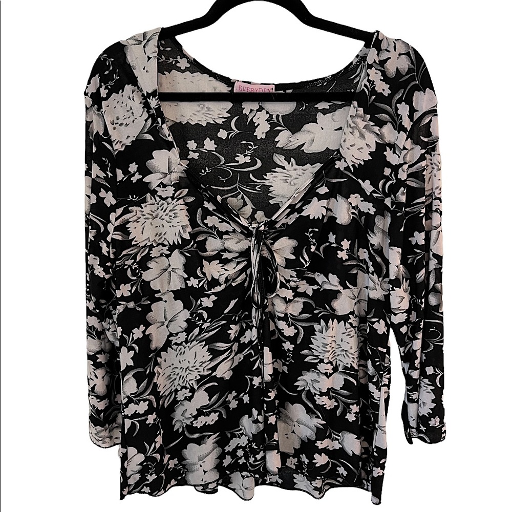 EVERYDAY | Plus-Size Black and White Floral Blouse with Scrunched Front Tie 3X